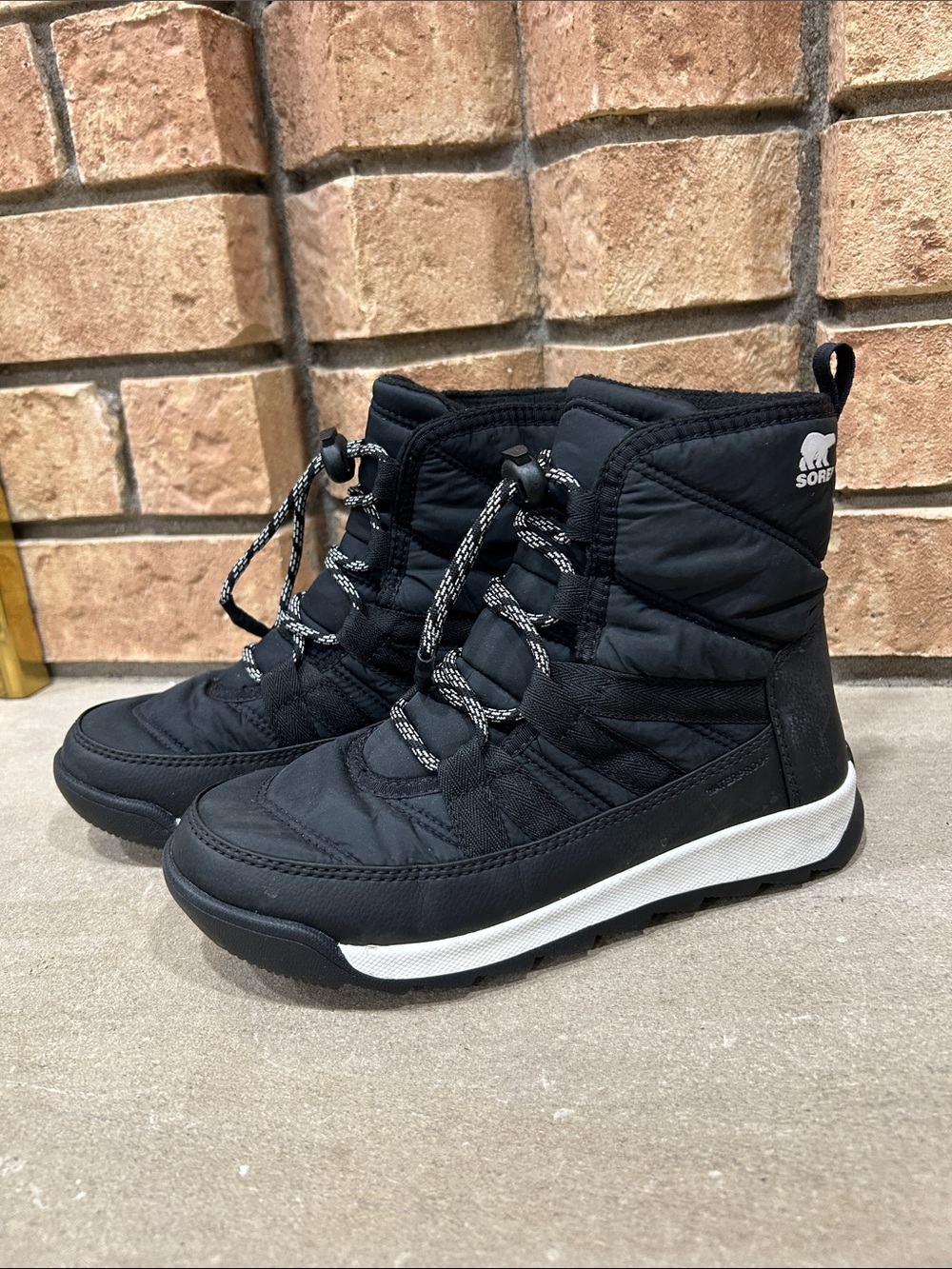 Sorel Black and White Insulated Lace-Up Winter Boot kids size 3 unisex boys girl